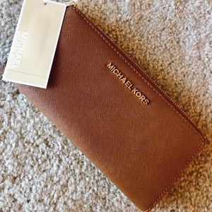 NEW WITH TAGS brown leather michael kors wallet